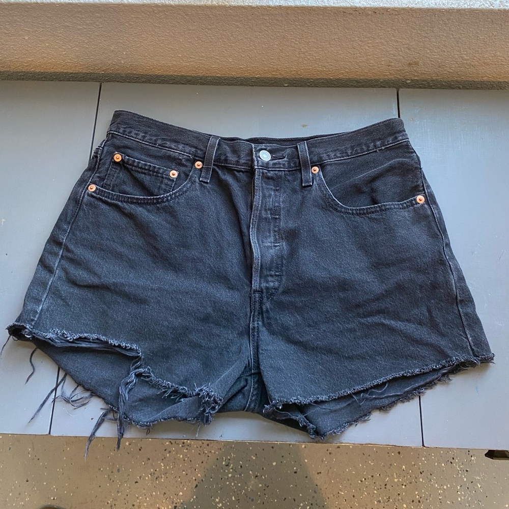 Levi Jean shorts high waisted! Never worn!!